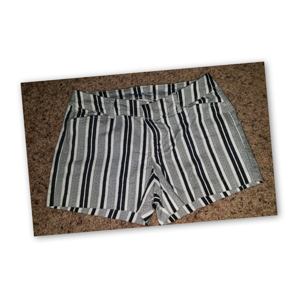 Old Navy Women's Pixie Short